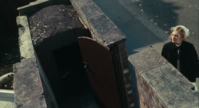 I'm looking for Miss Tallis. - Atonement
