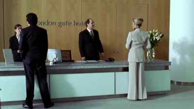 - I'm looking for Mr. Elliot. - Hustle