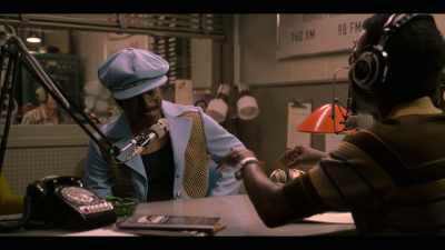 I'm looking right at him.
I'm sittin' with him right now, - Dolemite Is My Name