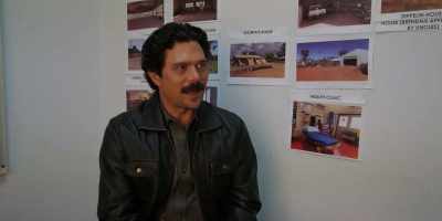 - I'm Luke Arnold and
I play Nick Gawler, - True Colours