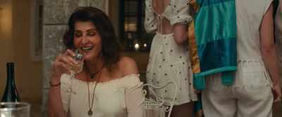 I'm so mad at the camera. - My Big Fat Greek Wedding 3