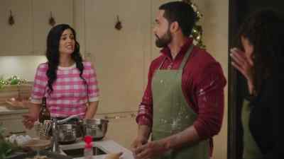 I'm Mia's divorced,
unemployed sister. - Unwrapping Christmas: Mia's Prince