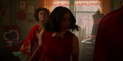- I'm missing a Manolo!
- Girl, have you seen-- - Katy Keene