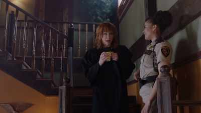 I'm as nervous
as a long-tailed cat - Reba McEntire's The Hammer