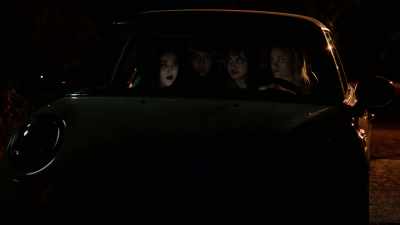 -I'm not abandoning Alex.
-But we have no chance! - Marvel's Runaways