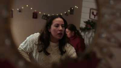 - I'm not acting weird.
I'm just in a hurry. - A Christmas of Wonders
