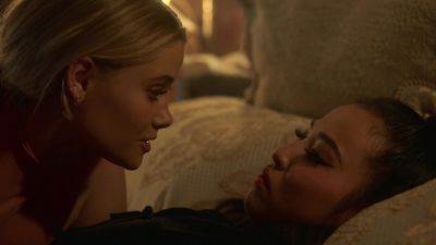 ‐ I'm not asking you to be that girl. - Marvel's Runaways