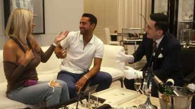 I'm not crying. No.
[laughing] - The Real Housewives of Dubai