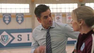 -I'm not discussing this.
-You're about setting an example. Set one. - Big Shot