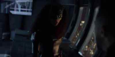 I'm not doing this for Jada. - Batwoman