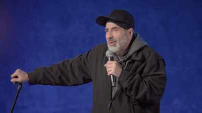 - I'm not exactly sure what it was.
- [audience laughing] - Dave Attell: Hot Cross Buns