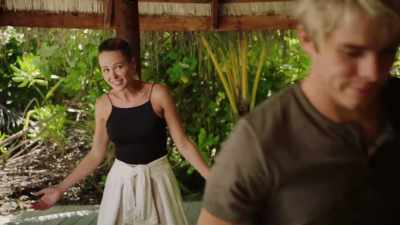 I'm not expecting to find it, - Love in the Maldives