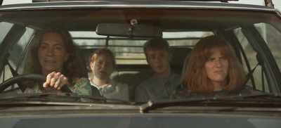 I'm not from Sydney.
Why did you call her Samantha? - Frayed