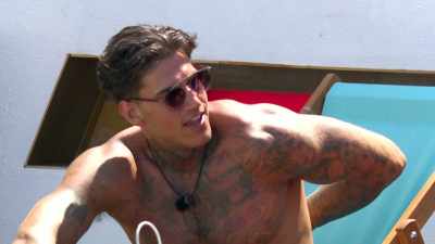 I'm not going to lie.
Looking‐wise,
when I saw him, - Love Island