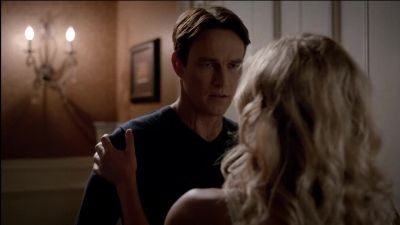 I'm not gonna leave you. - True Blood
