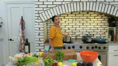 - I'm not gonna lie, I was watching that, - Selena + Chef
