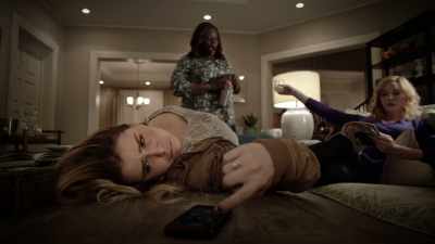 I'm not home right-- - Good Girls