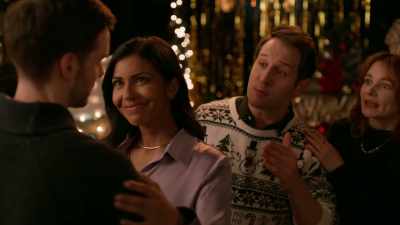 - I'm not, I don't- - Merry Magic Christmas
