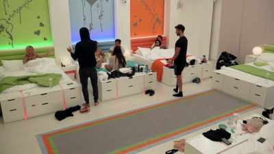 ‐I'm not lying.
‐Zara, you know what? - Love Island