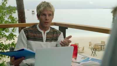 I'm not ready.
I have to focus on the people - Love in the Maldives
