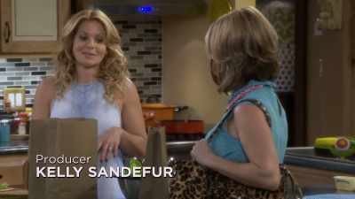 I'm not sure bribing your kid
is the best approach to parenting. - Fuller House