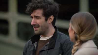 I'm not even sure I
want to get married. - A Paris Proposal