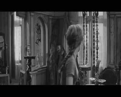I'm not that tall,
but my curves makes me look taller. - The Visit