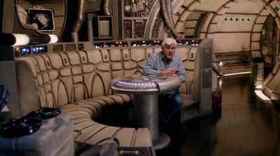 I'm now inside
the Millennium Falcon. - Star Wars: Galaxy's Edge - Adventure Awaits