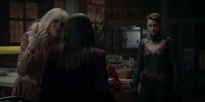 I'M OBVIOUSLY
NOT GOING TO KILL HER. - Batwoman
