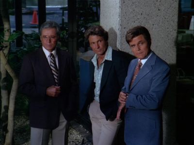 I'M OFF ABOUT A MINUTE. - Hawaii Five-O