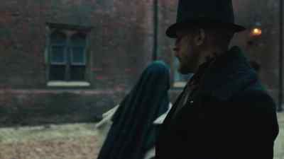 I'm off-duty.
I have a wound in my left shoulder. - Taboo