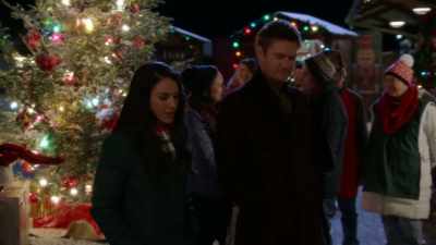 - I'm on it.
- Sir, it's okay, just breathe. - Angel Falls Christmas