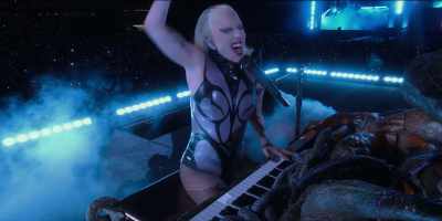 ♪ I'm on the edge of glory ♪ - Gaga Chromatica Ball