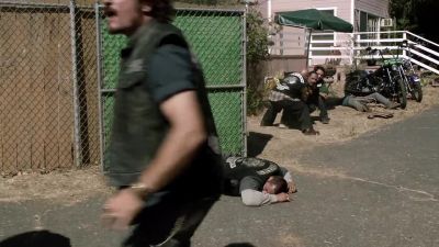 I'm on the shooter. - Sons of Anarchy