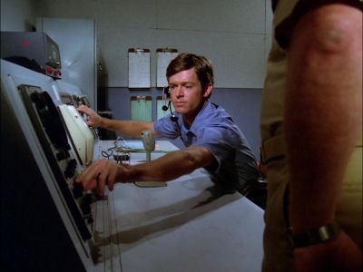 I'M PICKING UP THE SIGNAL NOW,
LIEUTENANT. - Hawaii Five-O