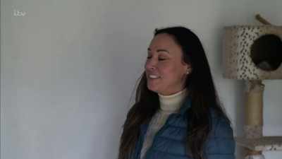 I'm pleased for her. - Britain's Tiger Kings - On the Trail with Ross Kemp