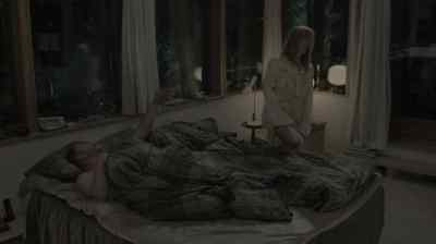 - I'm pregnant.
- Come here. - The Bridge