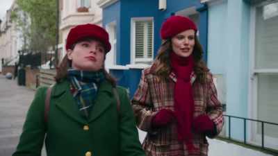 - I'm pretty sure that's only - Christmas in Notting Hill