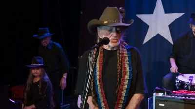 I'm proud to be here
for the veterans. - Pure Country: Pure Heart