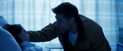 - I'm right here.
Daddy's right here.
- [door opens, closes] - King of Killers