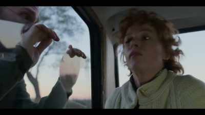- I'm rolling up the window.
- Just come i-- - Fosse/Verdon