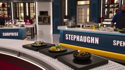I'm sending your plates down the line
to Chef Blais for a tasting. - Cook at all Costs