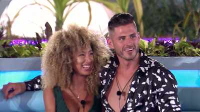 >> I'M SO HAPPY. - Love Island