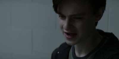 I'm so-- I'm so sorry.
I didn't-- I didn't do it. - Defending Jacob
