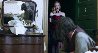 I'm Solomon Miller,
the new barman. - Ghost Town