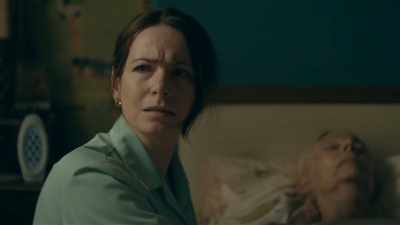 I'm sor...
- Can you leave me alone with my mother? Please? - Broken