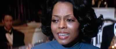 - I'm sorry, baby.
- It's all right, Mama. - Lady Sings the Blues