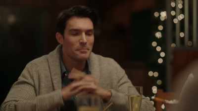 - I'm sorry.
[chuckles] - Dashing in December