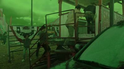 I'm sorry. Did you say "frogs"? - 9-1-1: Lone Star