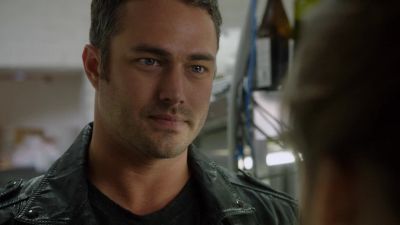 I'm sorry he disappeared
on you, Katie. - Chicago Fire